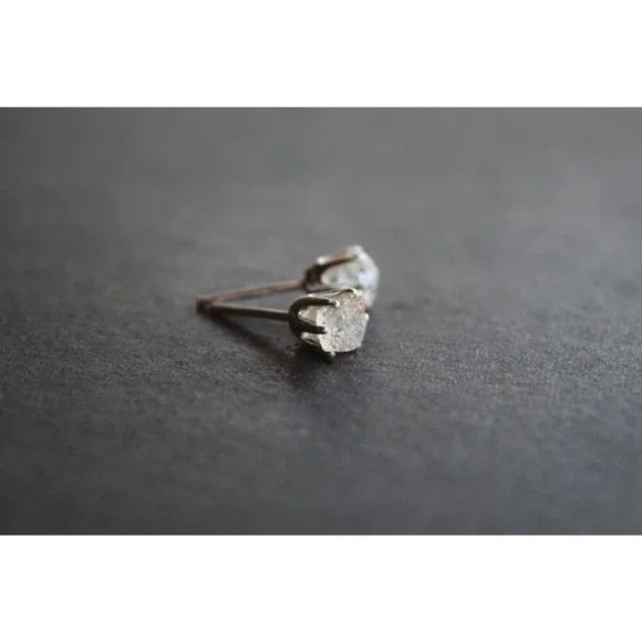 Sterling silver stud earrings, alternative diamond, uncut natural gemsto… - Picture 4 of 4